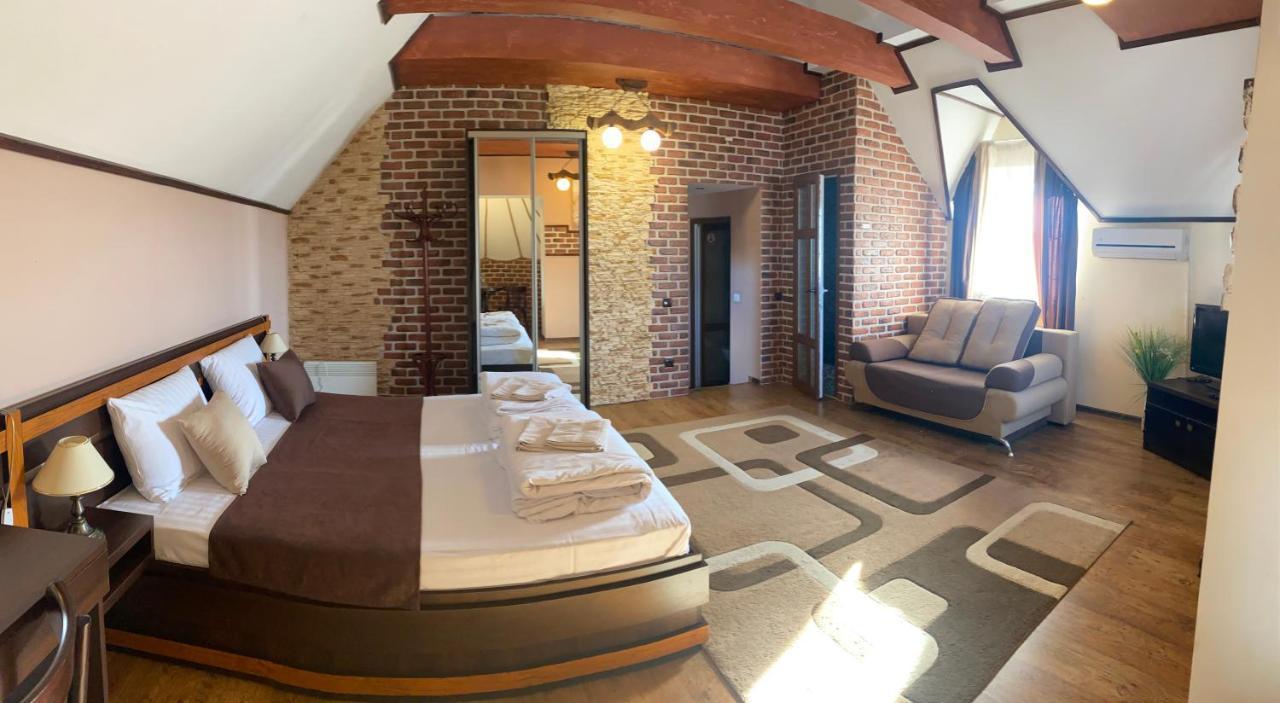 Старий Янів Hotel Ivano-Frankovo Exterior photo