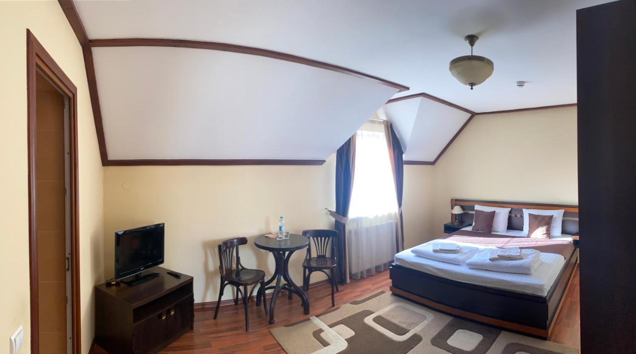 Старий Янів Hotel Ivano-Frankovo Exterior photo